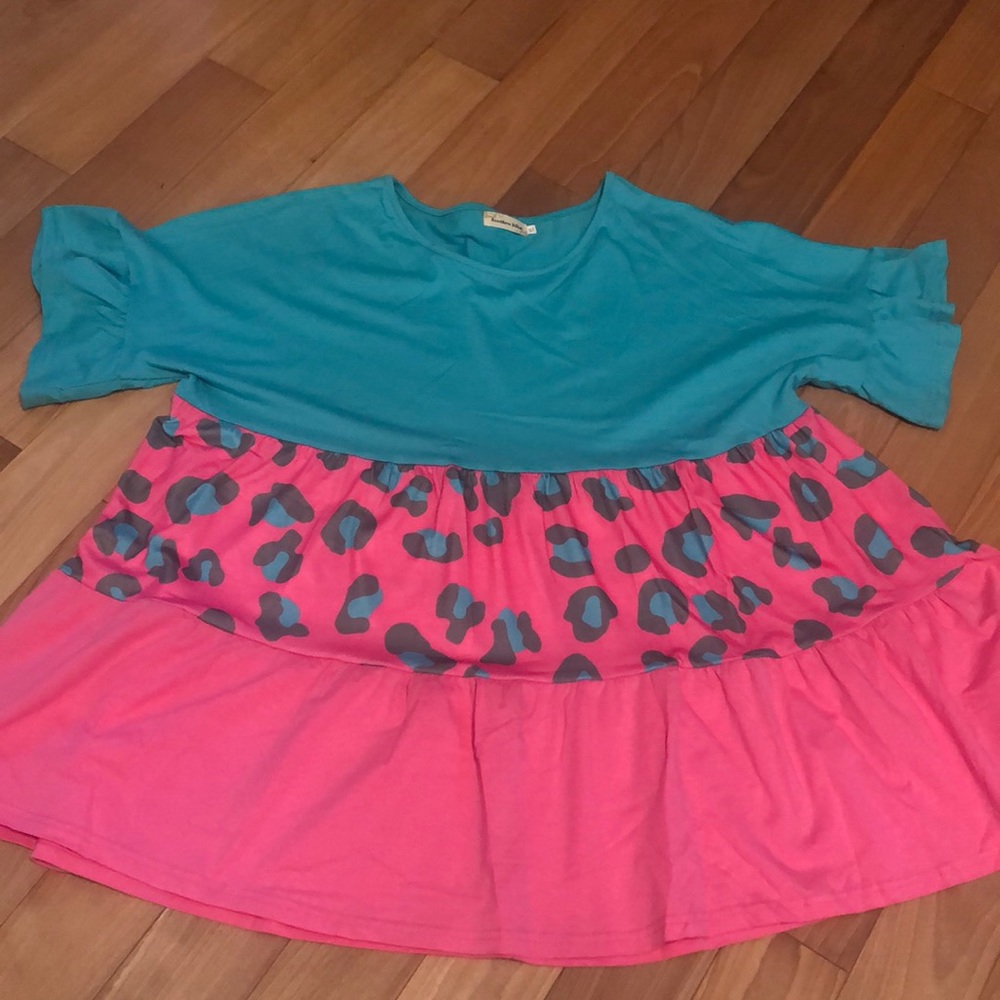 NWT Southern Stitch adorable pink, aqua and gray tiered babydoll top. XL